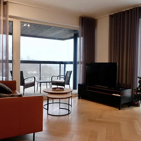 Apartment Seafront Oasis: Luxury *